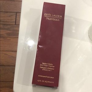 Estee Lauder Nutritious 2 in 1 foam cleanser NEW